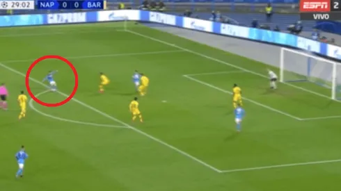 ¡Napoli sorprendió al Barça! Mertens se acomodó y clavó un golazo al ángulo