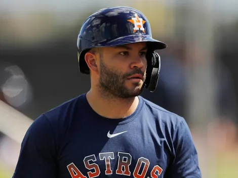 Ya empezaron: José Altuve recibió tremendo pelotazo y fue abucheado