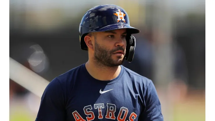 Ya empezaron: José Altuve recibió tremendo pelotazo y fue abucheado