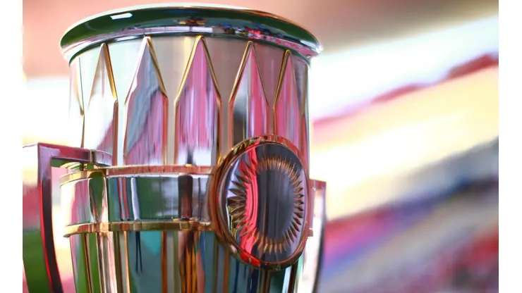 Cómo se definen las eliminatorias en caso de empate en el global