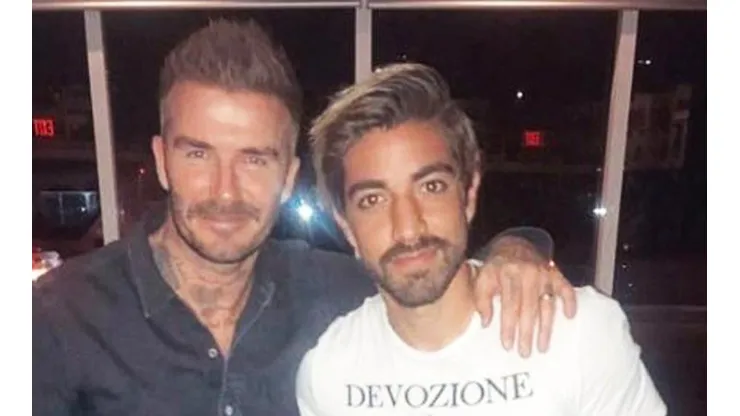 ¡La primera! Pizarro subió una foto con Beckham