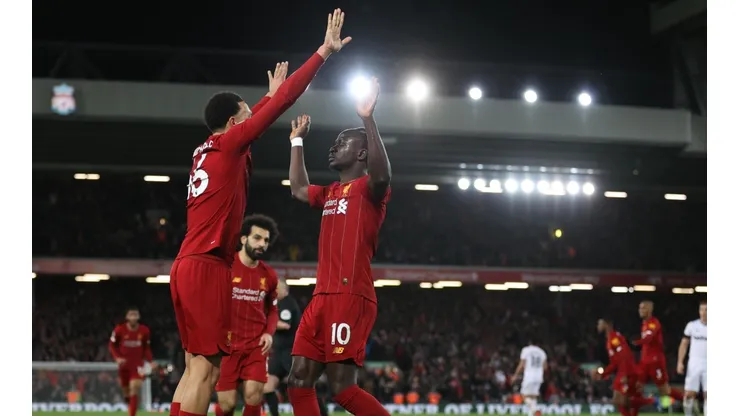 Liverpool gana hasta cuando no juega del todo bien.