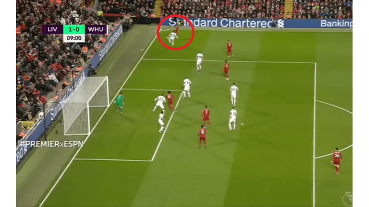 Alexander-Arnold tiró el centro perfecto y Wijnaldum metió el 1 a 0
