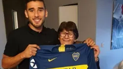 Eduardo Salvio junto a su madre.