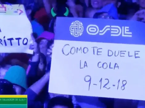 Estaba dando un show en pleno carnaval y leyó un cartel contra Boca