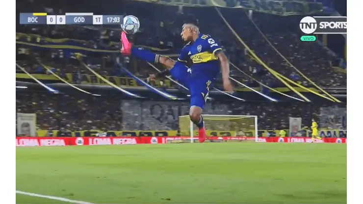 ¿Ibrahimovic, eres tú? El imposible control de Villa con Boca