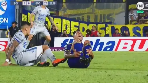 Herrera llegó tarde, le planchó el tobillo a Tevez y vio la roja directa