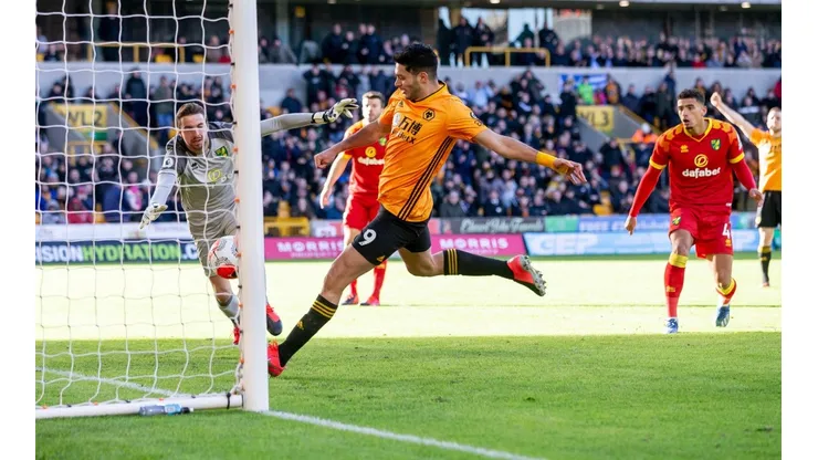 No podía faltar el suyo: Raúl Jiménez se anotó en la goleada del Wolves