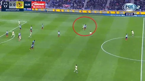 ¿Fue falta? América anotó el 1-0 ante Rayados pero el silbante lo anuló a instancias del VAR