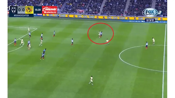 ¿Fue falta? América anotó el 1-0 ante Rayados pero el silbante lo anuló a instancias del VAR