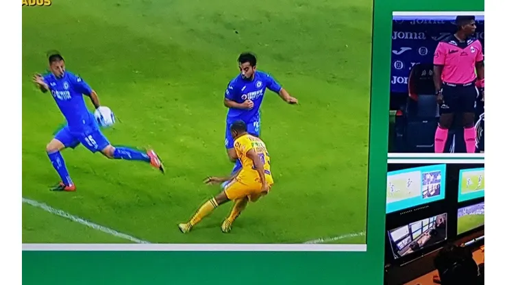 Juzguen ustedes: ¿Era penal para Tigres por mano de Roberto Alvarado?