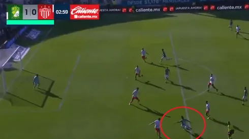 El chileno adelanta León frente a Necaxa.