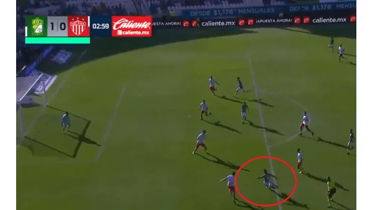 El chileno adelanta León frente a Necaxa.