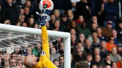 El increíble cabezazo que le sacaron a Dávinson: era un golazo