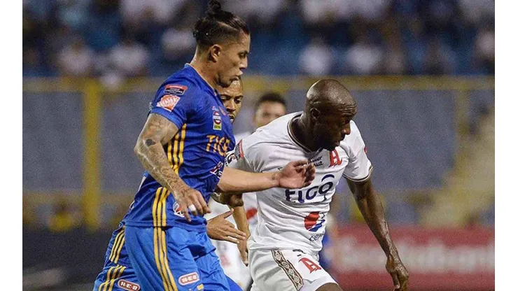 Directivo de Alianza FC aclaró que Carlos Salcedo nunca llamó "muerto de hambre" a Oswaldo Blanco