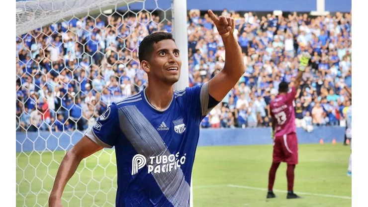 José Cevallos festejando su tanto.