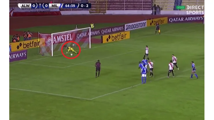 Wuilker Faríñez se vistió de salvador y tapó penalti en la Sudamericana