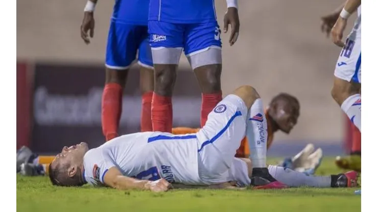 Pablo Aguilar se rompió los ligamentos.