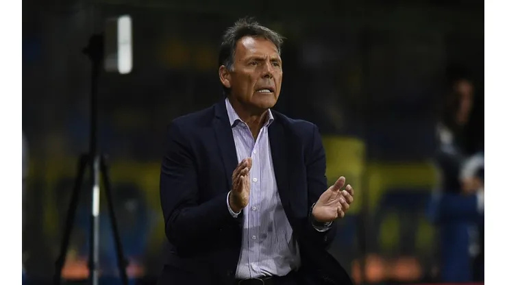 Dos titulares y dos suplentes: los cuatro jugadores de Boca al límite de amarillas