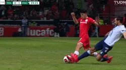 La dura entrada por la que fue expulsado Raúl López en el Pachuca