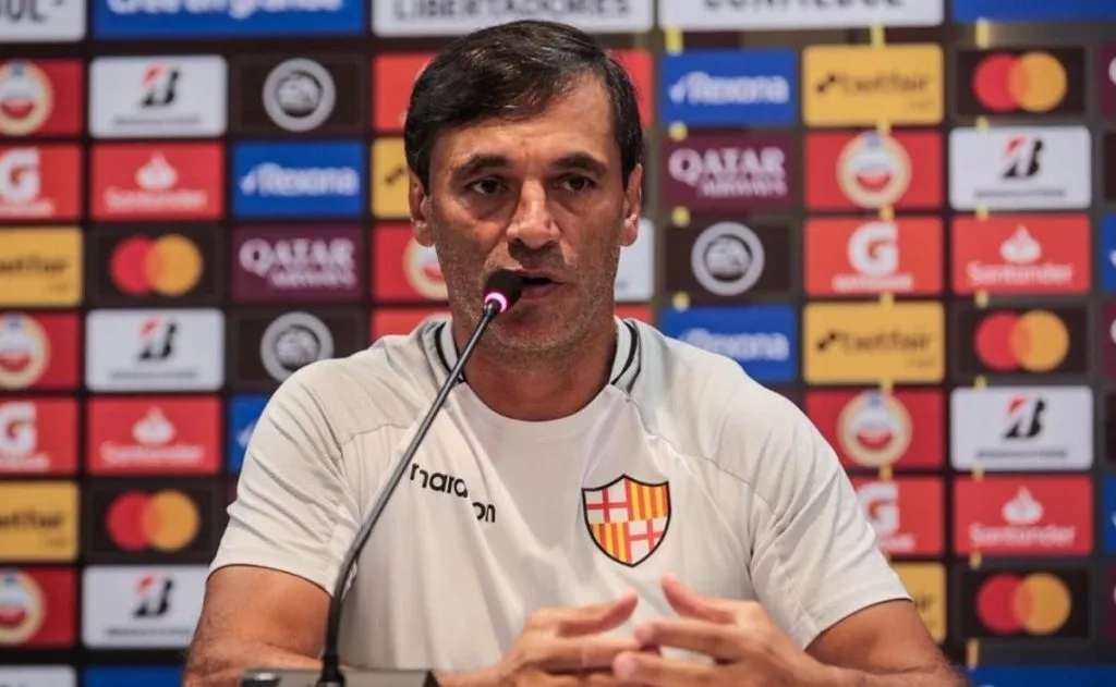 Fabián Bustos, entrenador de Barcelona hasta el 2022.