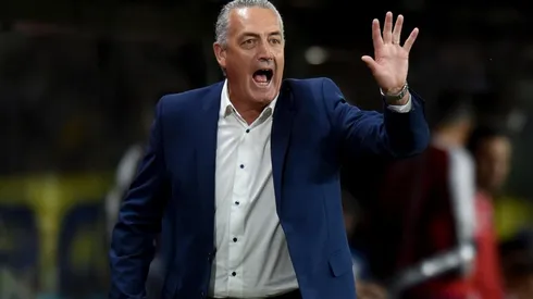 Para nada convencidos: La opinión de los aficionados de Chivas ante probable asunción de Gustavo Alfaro