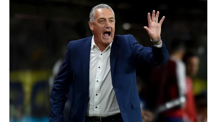 Para nada convencidos: La opinión de los aficionados de Chivas ante probable asunción de Gustavo Alfaro