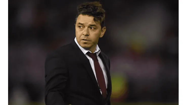Mala para River: un juvenil se fue lesionado y con mucho dolor de la práctica