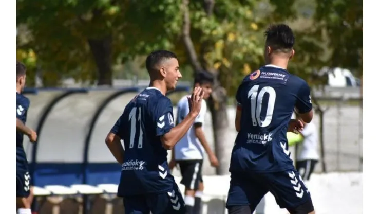 Axel Batista en las divisiones inferiores de Quilmes.