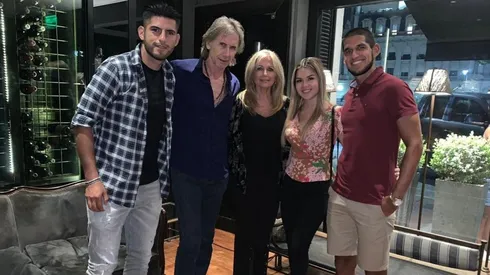 Gareca fue a Buenos Aires y conversó con Abram y Zambrano la semana pasada.