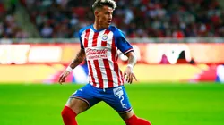 Calderón, en un festival de madrugada y ausente en la práctica de Chivas