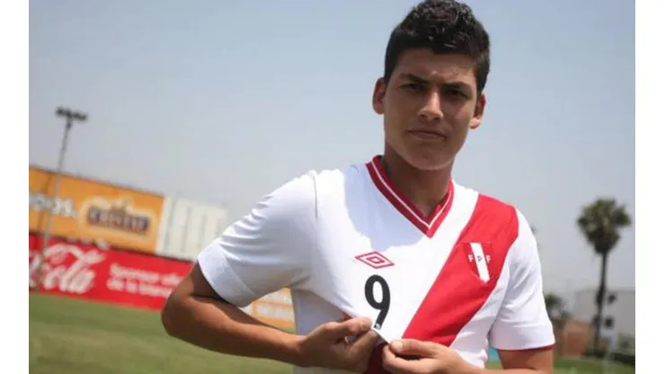 Bulos usaba la 9 cuando defendió a Perú en menores.