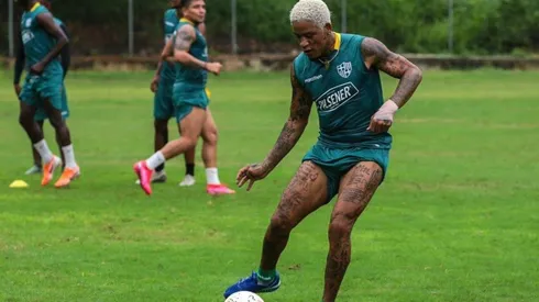 Michael Arroyo en el entrenamiento de Barcelona.
