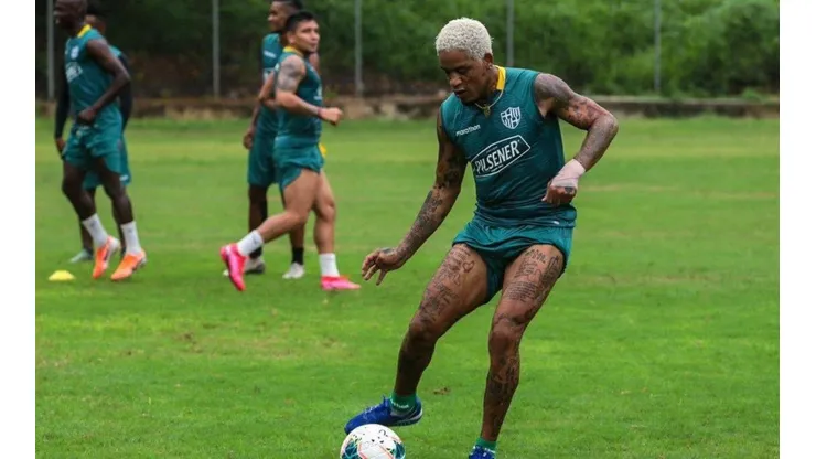 Michael Arroyo en el entrenamiento de Barcelona.