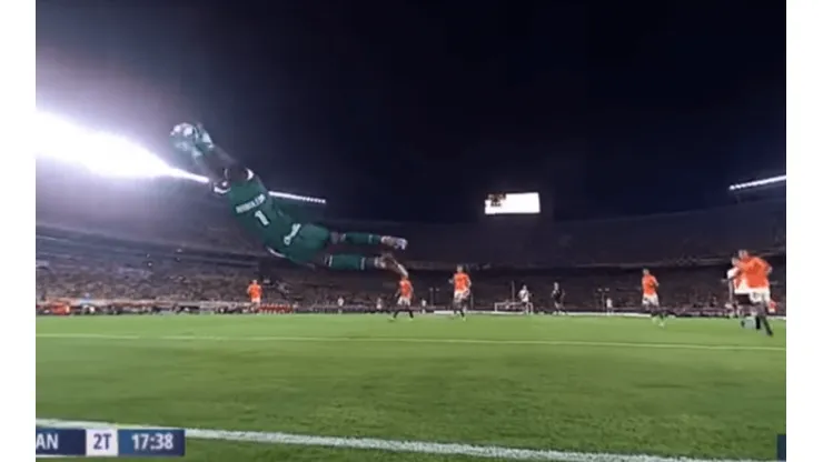 Video: el show de Iván Arboleda en el Monumental que pone a pensar a Queiroz