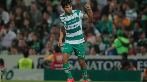 Eduardo Aguirre confesó qué le dijo Nahuel Guzmán después de la polémica jugada