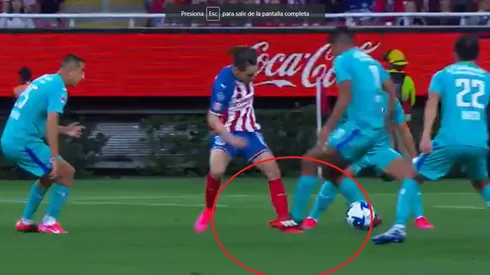 Video inédito: la fuerte falta a Ricardo Angulo previa al gol de Cabecita