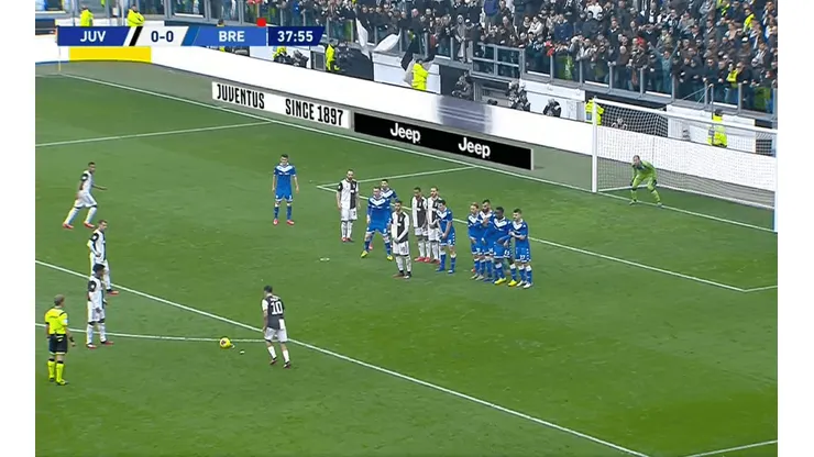 Inatajable: golazo de tiro libre de Dybala para la Juventus
