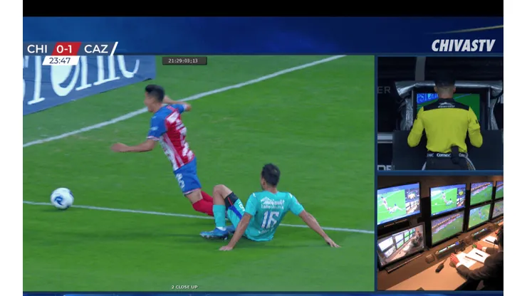 Chivas le empató a Cruz Azul con un polémico penal