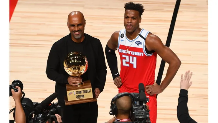 Buddy Hield, el nuevo campeón del Concurso de Triples