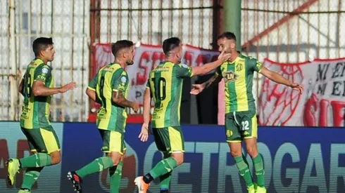 El festejo de los jugadores de Aldosivi.
