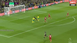 La razón por la que esta jugada no terminó en gol: el atajadón de Alisson