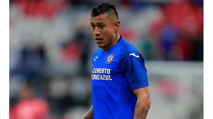 Julio Domínguez quiere saludar a Peláez.