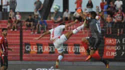 Terrible patada voladora de Walter Bou.