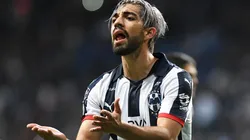 La durísima sanción que le puede caer a Rodolfo Pizarro por ir contra el reglamento de la FIFA