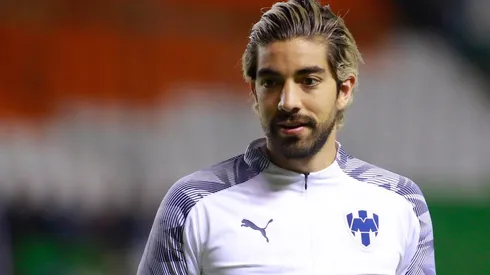 Pizarro ya es recibido por sus futuros compañeros.