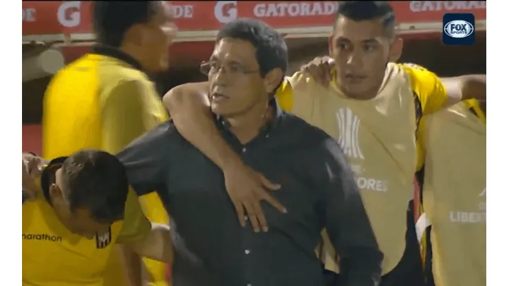 Video: la reacción del DT de The Strongest tras el penal de Blackburn