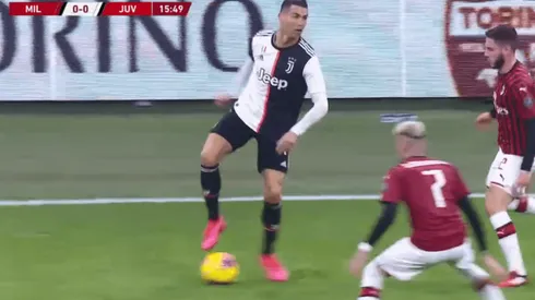Cristiano Ronaldo metió un pase sin mirar y lo silbó todo el estadio