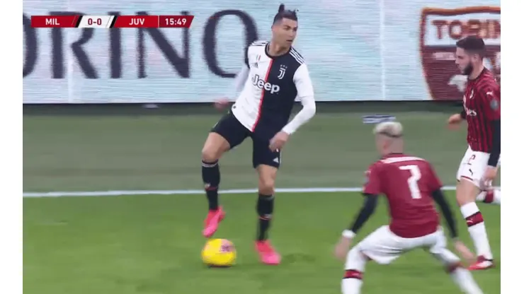 Cristiano Ronaldo metió un pase sin mirar y lo silbó todo el estadio