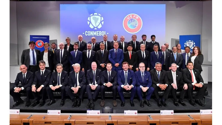 Histórico: Conmebol y UEFA quieren intercambiar árbitros